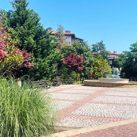 Апартамент Cozy Ground-floor With Terrace