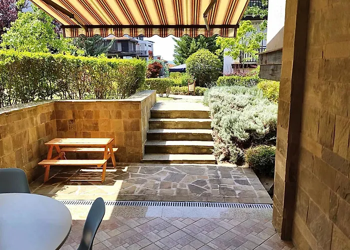 Cozy Ground-floor With Terrace Апартамент